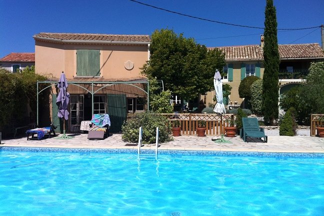 Gîte Cabine and big swimming pool